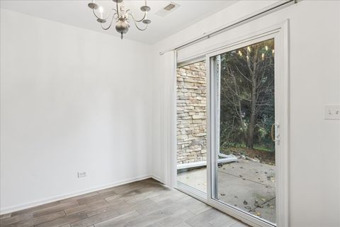 Tiny photo for 674 Pointe Drive, Crystal Lake, IL 60014 (MLS # 12394110)