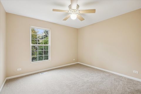 Tiny photo for 674 Pointe Drive, Crystal Lake, IL 60014 (MLS # 12394110)