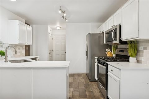 Tiny photo for 674 Pointe Drive, Crystal Lake, IL 60014 (MLS # 12394110)