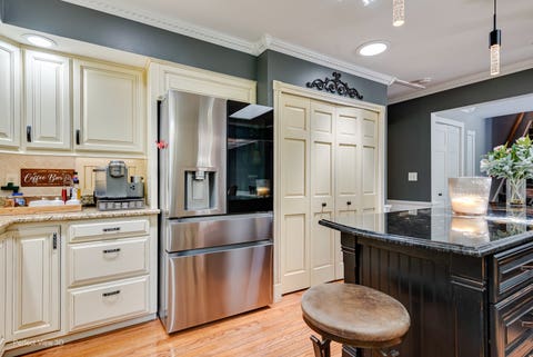 Tiny photo for 38w337 Dean Street, St. Charles, IL 60175 (MLS # 12655818)