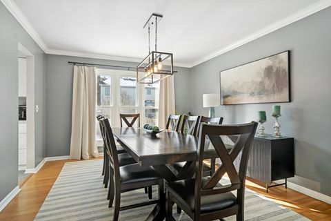 Tiny photo for 4210 N Walnut Avenue, Arlington Heights, IL 60004 (MLS # 12545980)