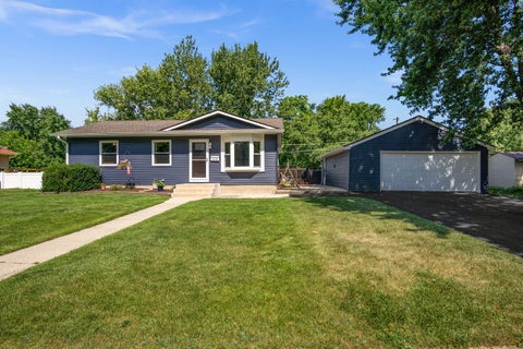 Photo of 1530 Sunrise Drive, DeKalb, IL 60115 (MLS # 12714003)