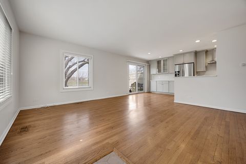 Tiny photo for 1634 Vermont Drive, Elk Grove Village, IL 60007 (MLS # 12630871)
