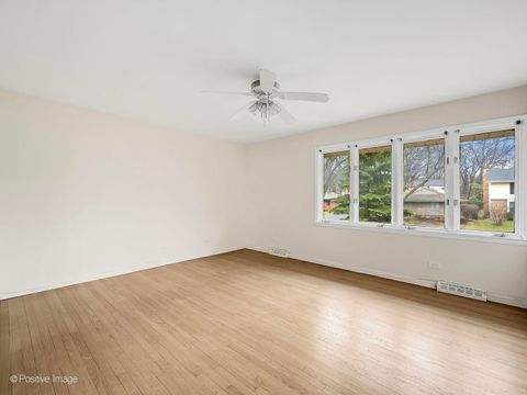 Tiny photo for 1117 Barberry Court, Downers Grove, IL 60515 (MLS # 12625917)