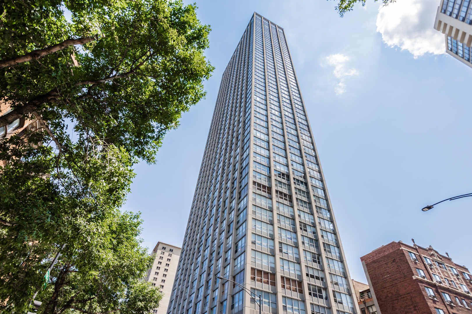 655 W IRVING PARK Road 1808