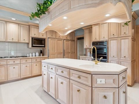 Tiny photo for 1719 Midwest Club Parkway, Oak Brook, IL 60523 (MLS # 12561671)