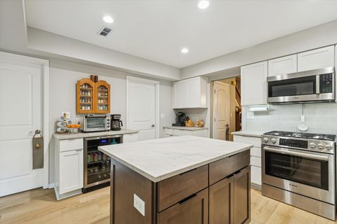 Tiny photo for 323 Morningside Drive #B, Bloomingdale, IL 60108 (MLS # 12525309)