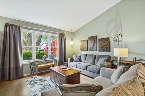 Tiny photo for 323 Morningside Drive #B, Bloomingdale, IL 60108 (MLS # 12525309)