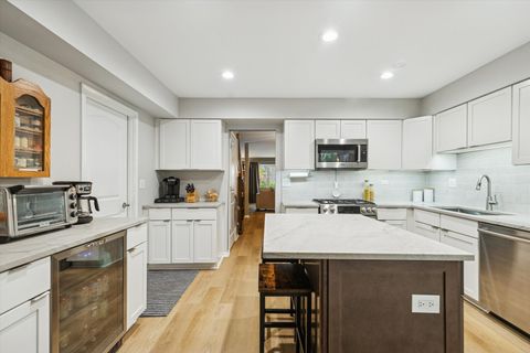 Tiny photo for 323 Morningside Drive #B, Bloomingdale, IL 60108 (MLS # 12525309)