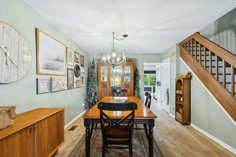 Tiny photo for 323 Morningside Drive #B, Bloomingdale, IL 60108 (MLS # 12525309)