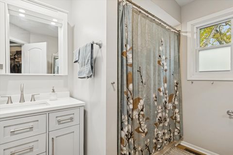 Tiny photo for 323 Morningside Drive #B, Bloomingdale, IL 60108 (MLS # 12525309)