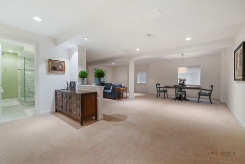 Tiny photo for 60 S Canterbury Court, Lake Forest, IL 60045 (MLS # 12584064)