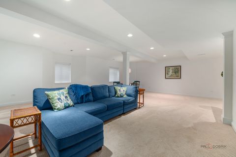 Tiny photo for 60 S Canterbury Court, Lake Forest, IL 60045 (MLS # 12584064)