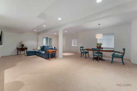 Tiny photo for 60 S Canterbury Court, Lake Forest, IL 60045 (MLS # 12584064)