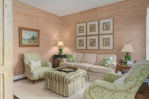 Tiny photo for 60 S Canterbury Court, Lake Forest, IL 60045 (MLS # 12584064)