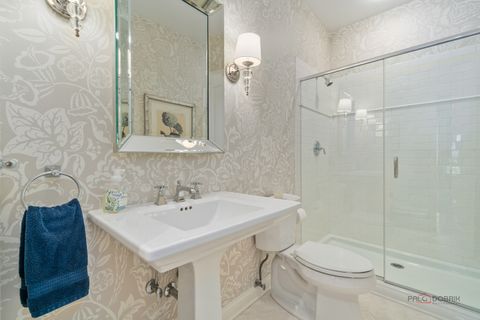 Tiny photo for 60 S Canterbury Court, Lake Forest, IL 60045 (MLS # 12584064)