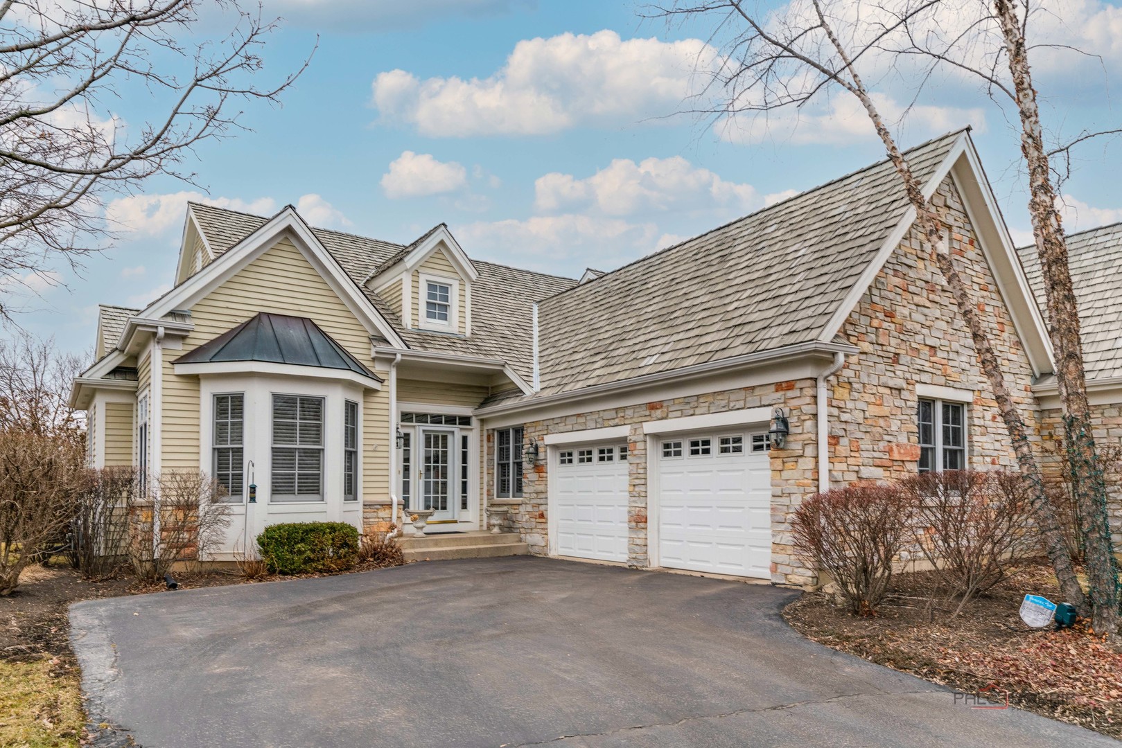 60 S Canterbury Court