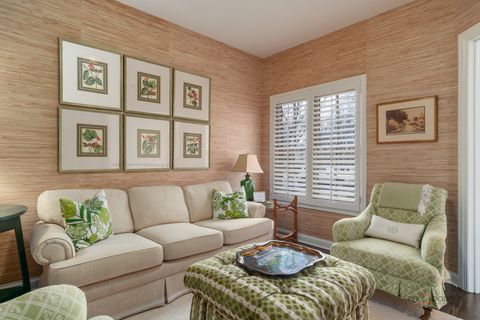 Tiny photo for 60 S Canterbury Court, Lake Forest, IL 60045 (MLS # 12584064)