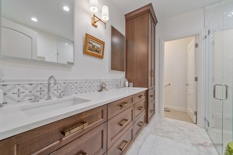 Tiny photo for 60 S Canterbury Court, Lake Forest, IL 60045 (MLS # 12584064)