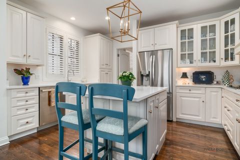 Tiny photo for 60 S Canterbury Court, Lake Forest, IL 60045 (MLS # 12584064)