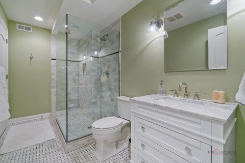 Tiny photo for 60 S Canterbury Court, Lake Forest, IL 60045 (MLS # 12584064)