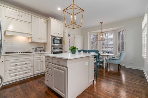 Tiny photo for 60 S Canterbury Court, Lake Forest, IL 60045 (MLS # 12584064)