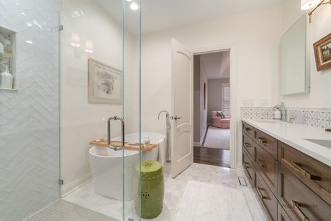 Tiny photo for 60 S Canterbury Court, Lake Forest, IL 60045 (MLS # 12584064)