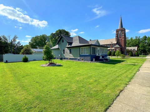 Photo of 401 S Jackson Street, Flanagan, IL 61740 (MLS # 12741908)