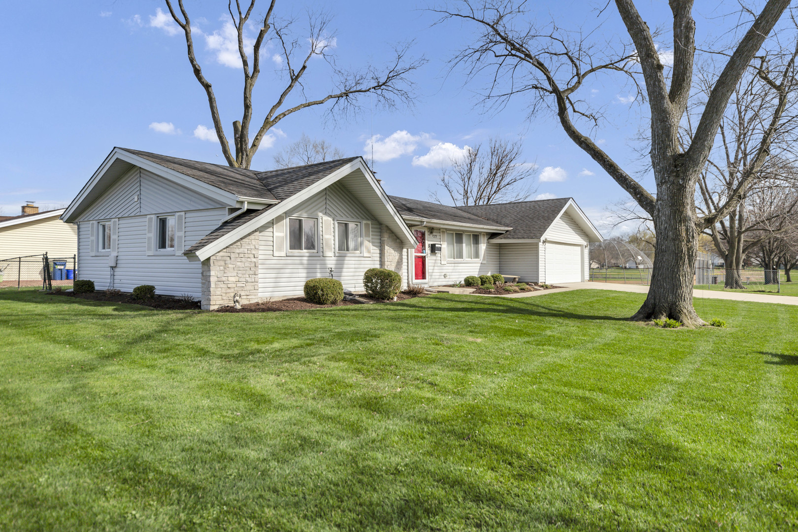 319 S BRAINTREE Drive