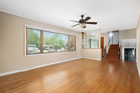 Tiny photo for Palatine, IL 60067 (MLS # 12630430)
