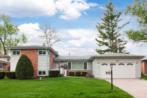 Tiny photo for Palatine, IL 60067 (MLS # 12630430)