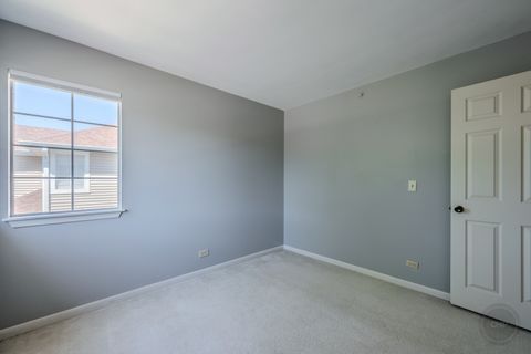 Tiny photo for 1136 E Cambria South Lane #1136, Lombard, IL 60148 (MLS # 12676153)