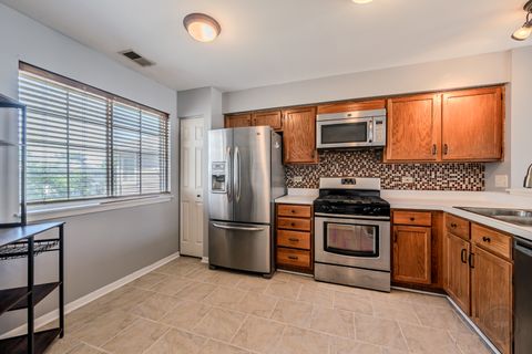Tiny photo for 1136 E Cambria South Lane #1136, Lombard, IL 60148 (MLS # 12676153)