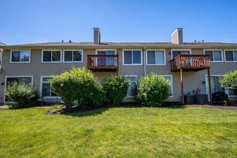 Tiny photo for 1136 E Cambria South Lane #1136, Lombard, IL 60148 (MLS # 12676153)