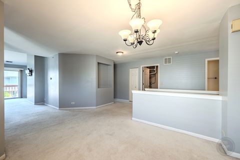 Tiny photo for 1136 E Cambria South Lane #1136, Lombard, IL 60148 (MLS # 12676153)