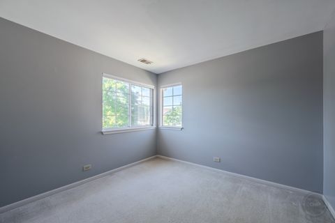 Tiny photo for 1136 E Cambria South Lane #1136, Lombard, IL 60148 (MLS # 12676153)
