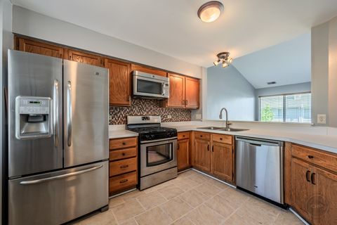 Tiny photo for 1136 E Cambria South Lane #1136, Lombard, IL 60148 (MLS # 12676153)