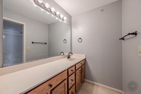 Tiny photo for 1136 E Cambria South Lane #1136, Lombard, IL 60148 (MLS # 12676153)