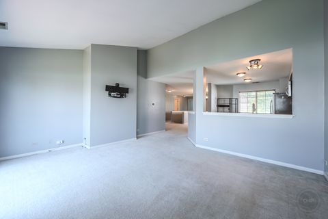 Tiny photo for 1136 E Cambria South Lane #1136, Lombard, IL 60148 (MLS # 12676153)