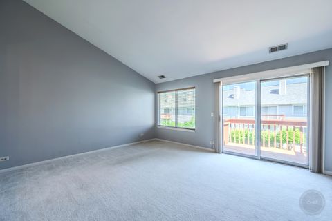 Tiny photo for 1136 E Cambria South Lane #1136, Lombard, IL 60148 (MLS # 12676153)