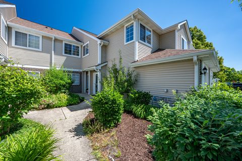 Tiny photo for 1136 E Cambria South Lane #1136, Lombard, IL 60148 (MLS # 12676153)