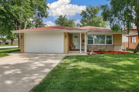 Tiny photo for 800 E 169th Place, South Holland, IL 60473 (MLS # 12693339)