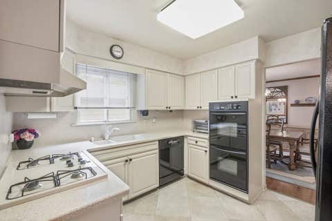 Tiny photo for 2724 Old Glenview Road, Wilmette, IL 60091 (MLS # 12687642)