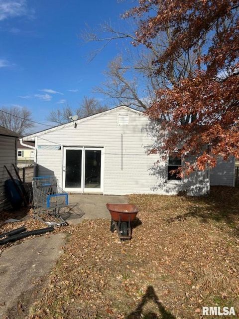 Tiny photo for 17122 10TH Avenue N, East Moline, IL 61244 (MLS # 12602705)