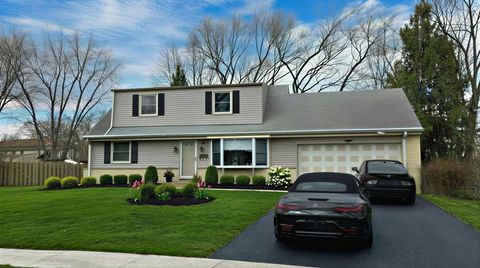 8 Greenwood Court N, Buffalo Grove, IL 60089 - #: 12615411