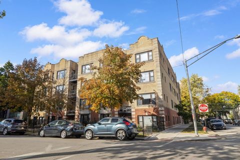 Photo of 2704 W Cortland Street #3, Chicago, IL 60647 (MLS # 12502247) Photo of 2704 W Cortland Street #3, Chicago, IL 60647 (MLS # 12502247)