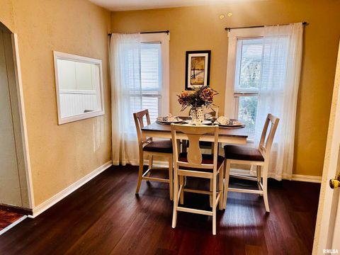 Tiny photo for 2704 E HIGH Street, Davenport, IA 52803 (MLS # QC4268373)