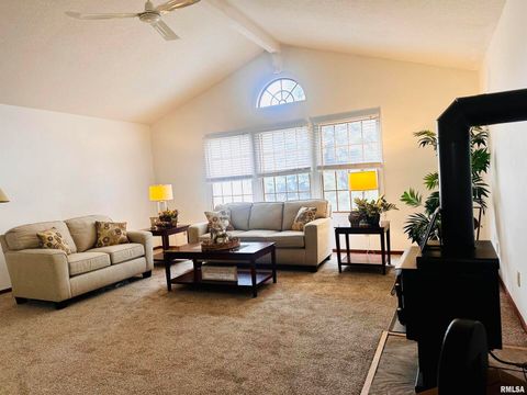 Tiny photo for 2704 E HIGH Street, Davenport, IA 52803 (MLS # QC4268373)