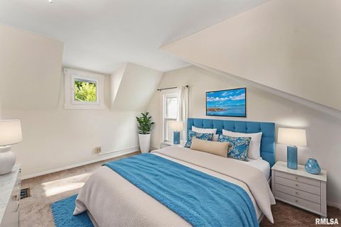 Tiny photo for 2704 E HIGH Street, Davenport, IA 52803 (MLS # QC4268373)