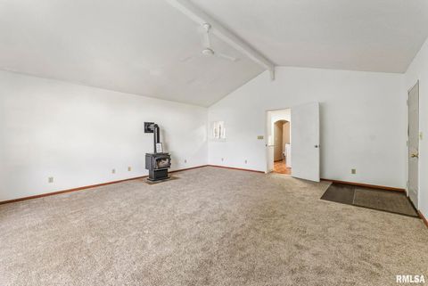 Tiny photo for 2704 E HIGH Street, Davenport, IA 52803 (MLS # QC4268373)